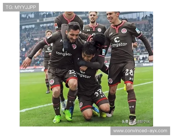 NBA焦点战再起波澜豪强对决引爆季后赛前瞻热议东西部格局生变