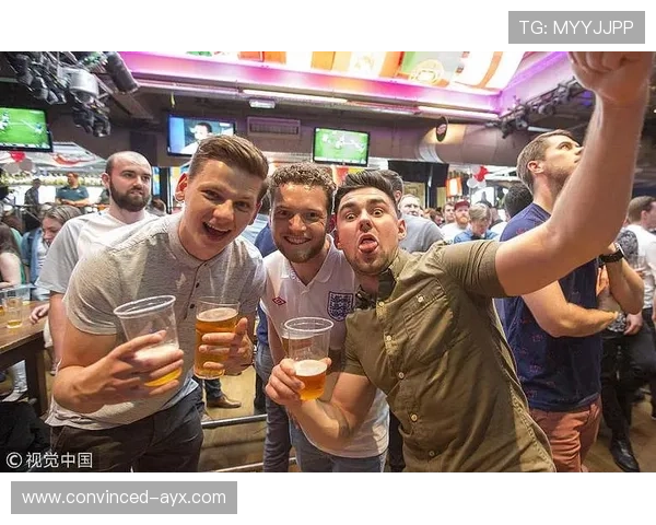 西汉姆联俱乐部辉煌历程与球迷文化全面解析